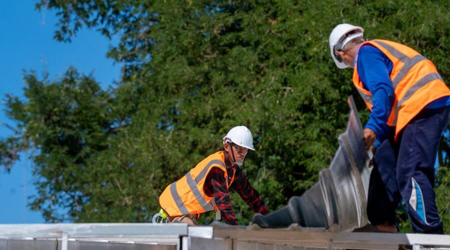 Expert Emergency Roof Repairs services in Midfield, TX